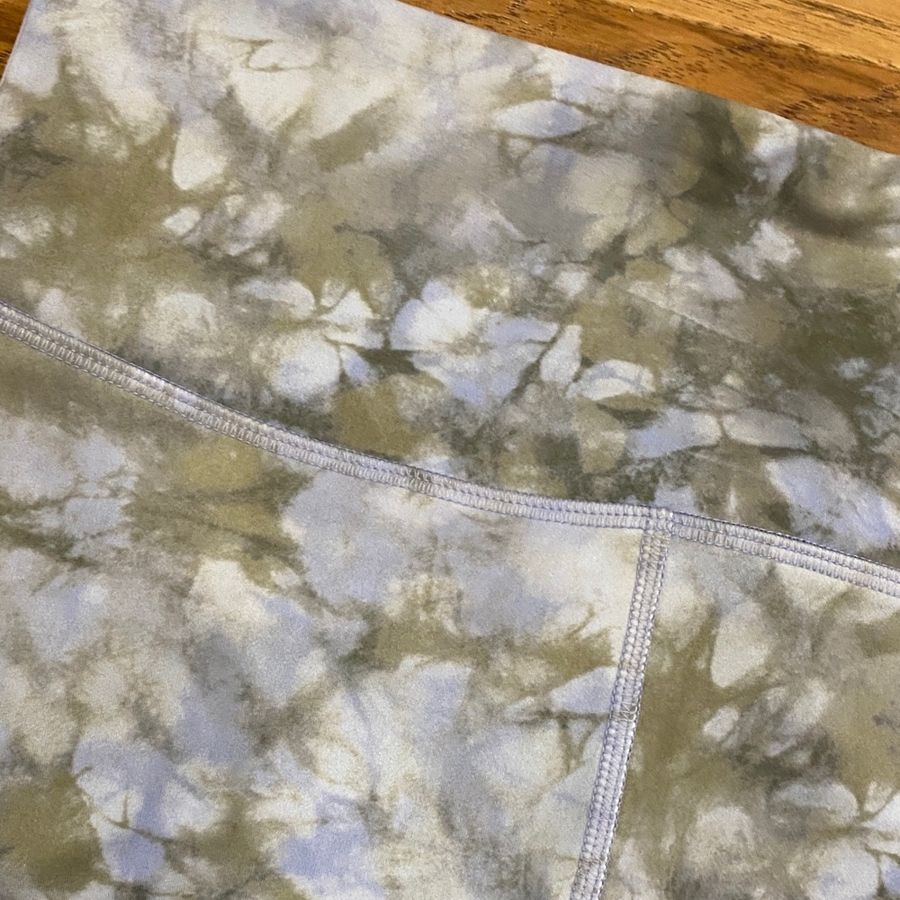 ⚡️3 for $15⚡️Mono B Tie-Dye Bike Shorts - blue gray and Green size small - Picture 3 of 6